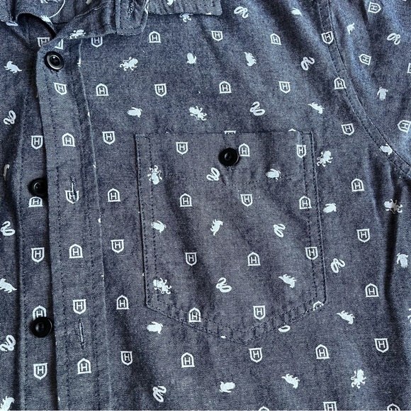 EUC Men's Harry Potter Short Sleeve Dress Shirt size Medium in Gray - Picture 3 of 6